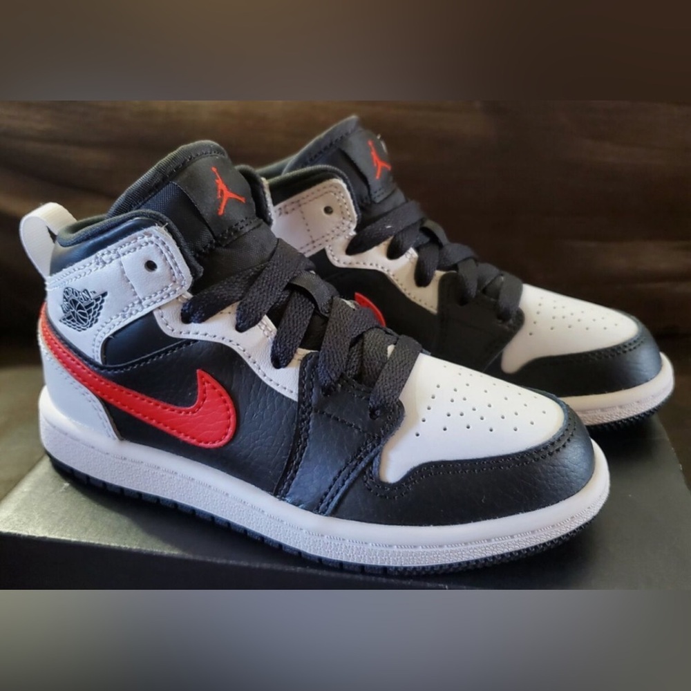 New Nike Air Jordan 1 Mid PS White Black Chile Red 640734-075 Kids Size 3y